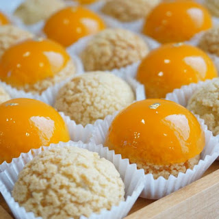 36 Pieces of Mango Pistachio Cream Puffsjpg